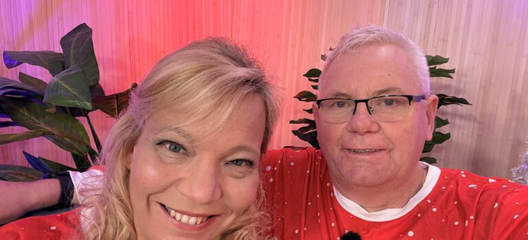 Frohe-Weihnachten auf der Schlagercouch