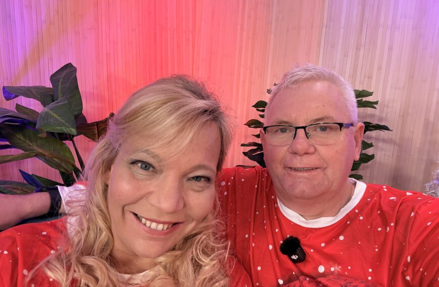 Frohe-Weihnachten auf der Schlagercouch